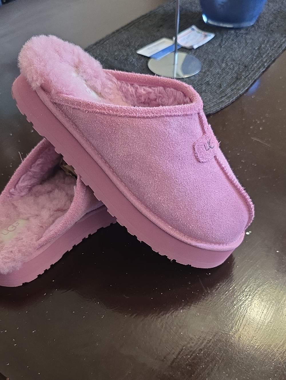 UGG SLIPPERS/ MULES PINK SZ 9 - Picture 4 of 6